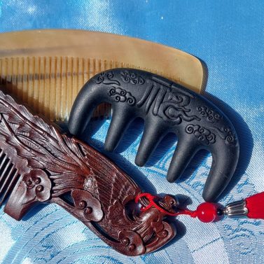 Le Peigne, objet sacré